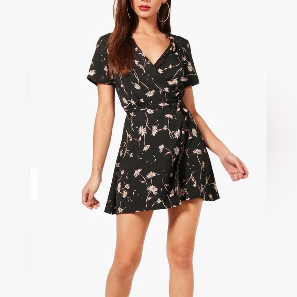 Ditsy floral wrap dress mini